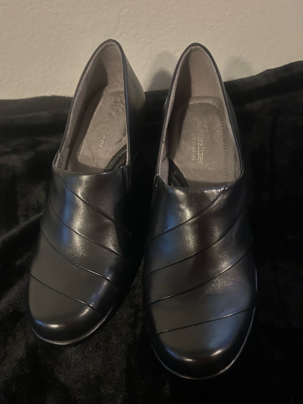 Naturalizer an5 Comfort Slip-On Loafers in Black - Women's Shoes